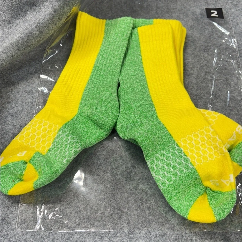 Bombas Sesame Street green and yellow  Colorful Character Socks youth